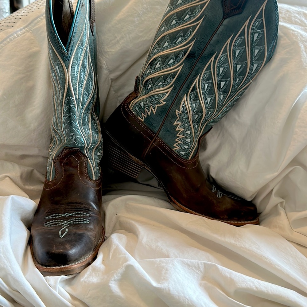 Noble Outfitters Heeled Boots